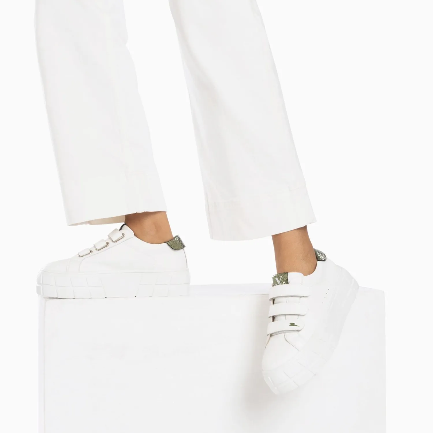 Vanessa Wu Sneakers>Baskets Angela Blanc Et Kaki Serpent A Plateforme
