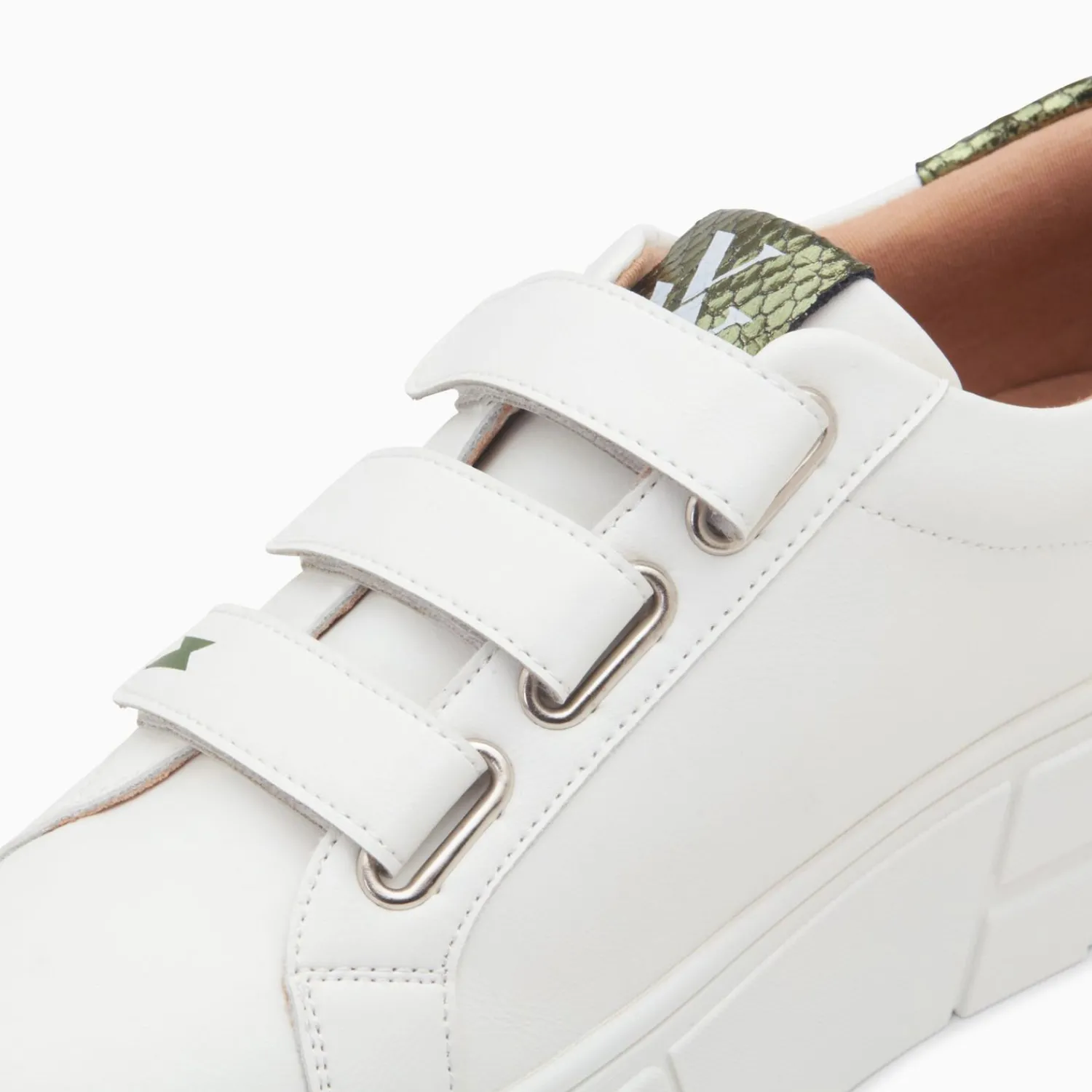 Vanessa Wu Sneakers>Baskets Angela Blanc Et Kaki Serpent A Plateforme