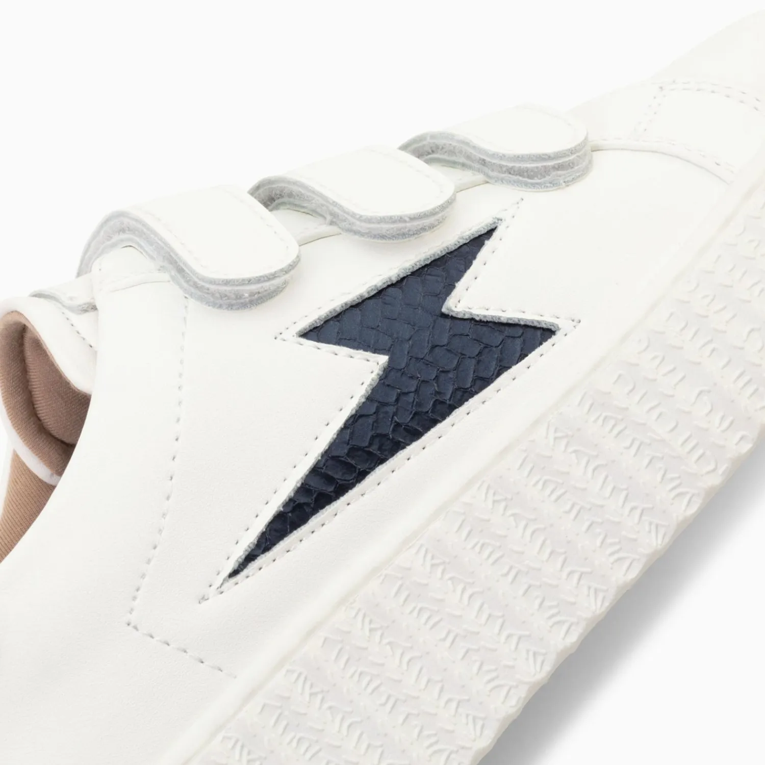 Vanessa Wu Sneakers>Baskets Eclair Eva Blanc Et Bleu Marine Serpent A Scratchs
