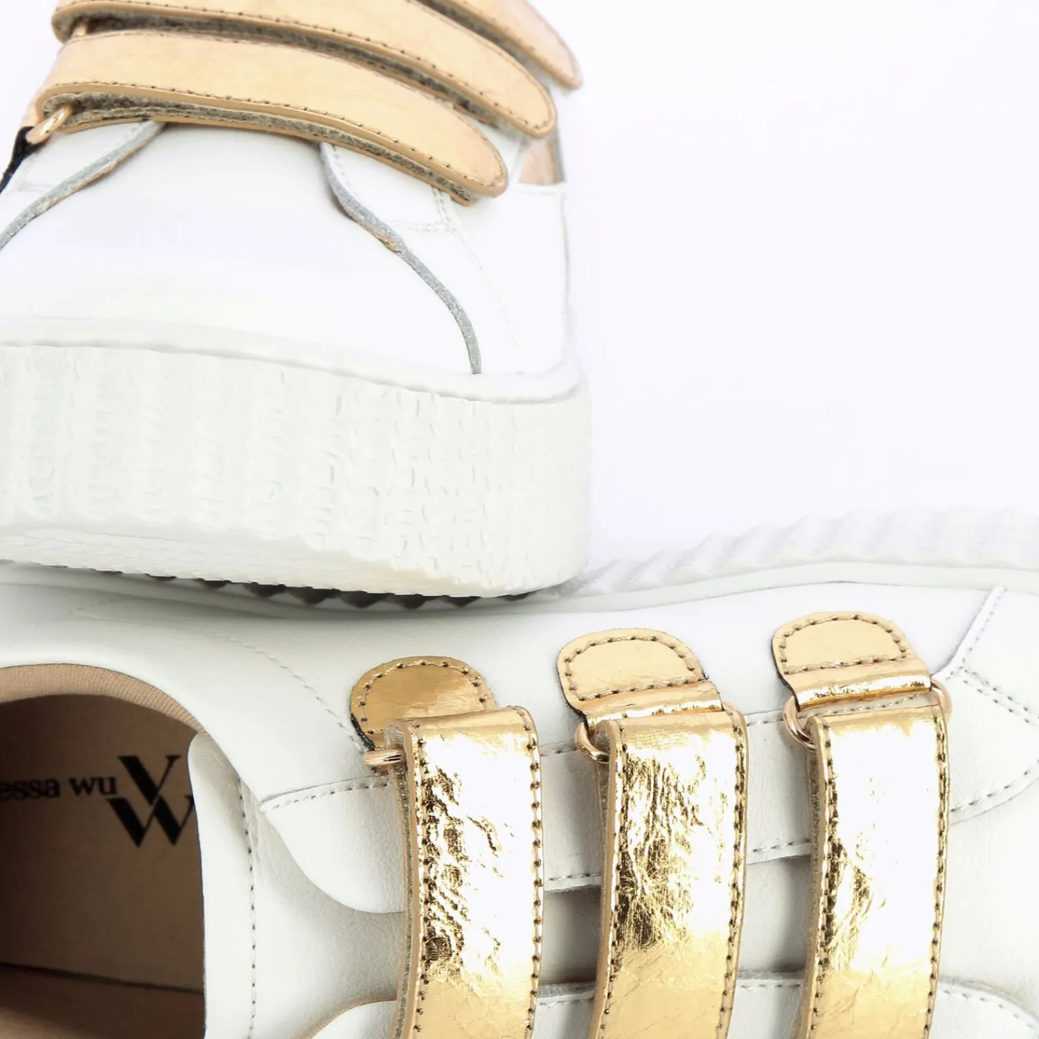 Vanessa Wu Sneakers>Baskets Eclair Jane Blanches En Cuir A Scratchs Or
