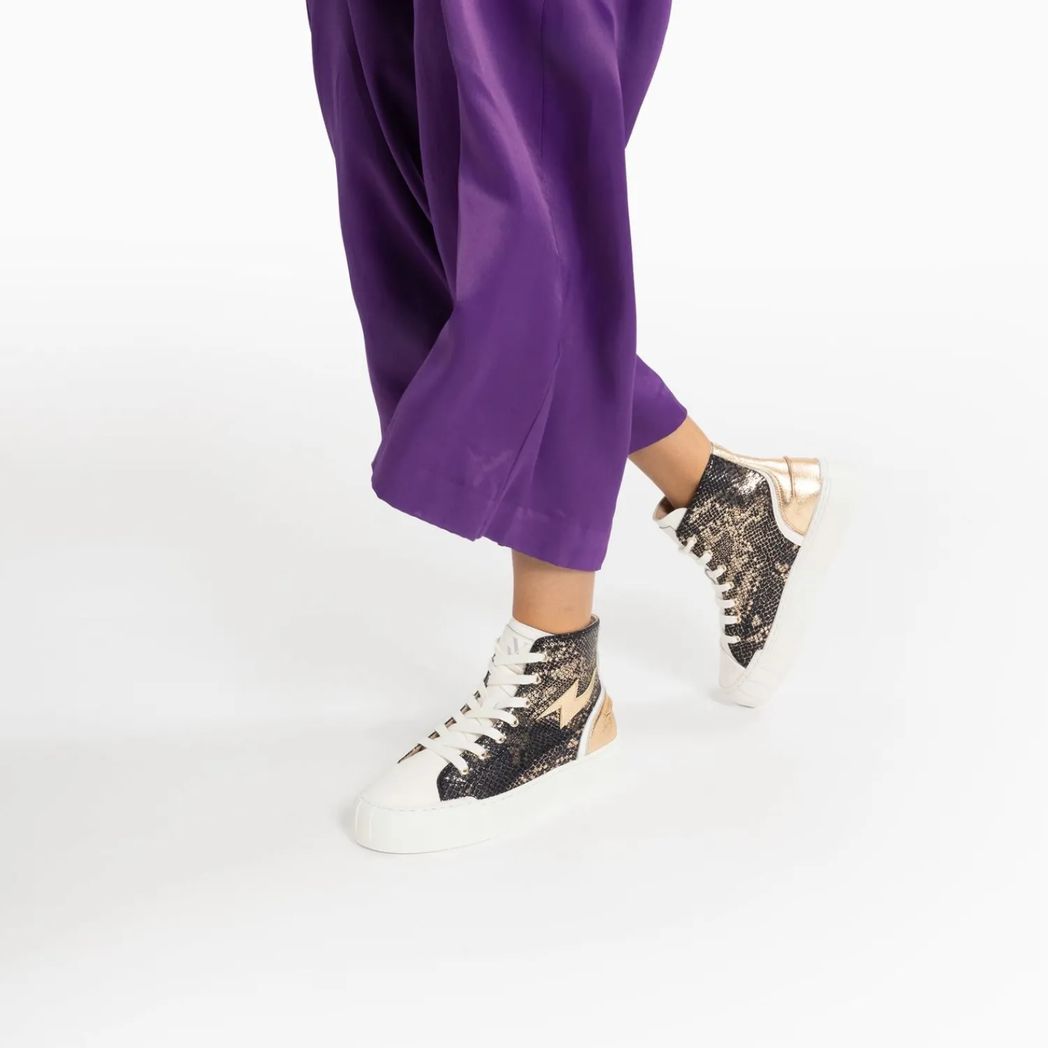 Vanessa Wu Sneakers>Baskets Eclair Mucella Montantes Serpent Et Or