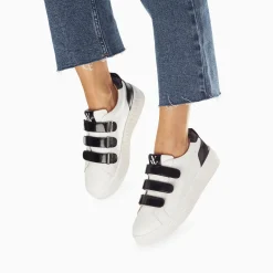 Vanessa Wu Sneakers>Baskets Eclair Oxanna Blanches A Scratchs Noirs