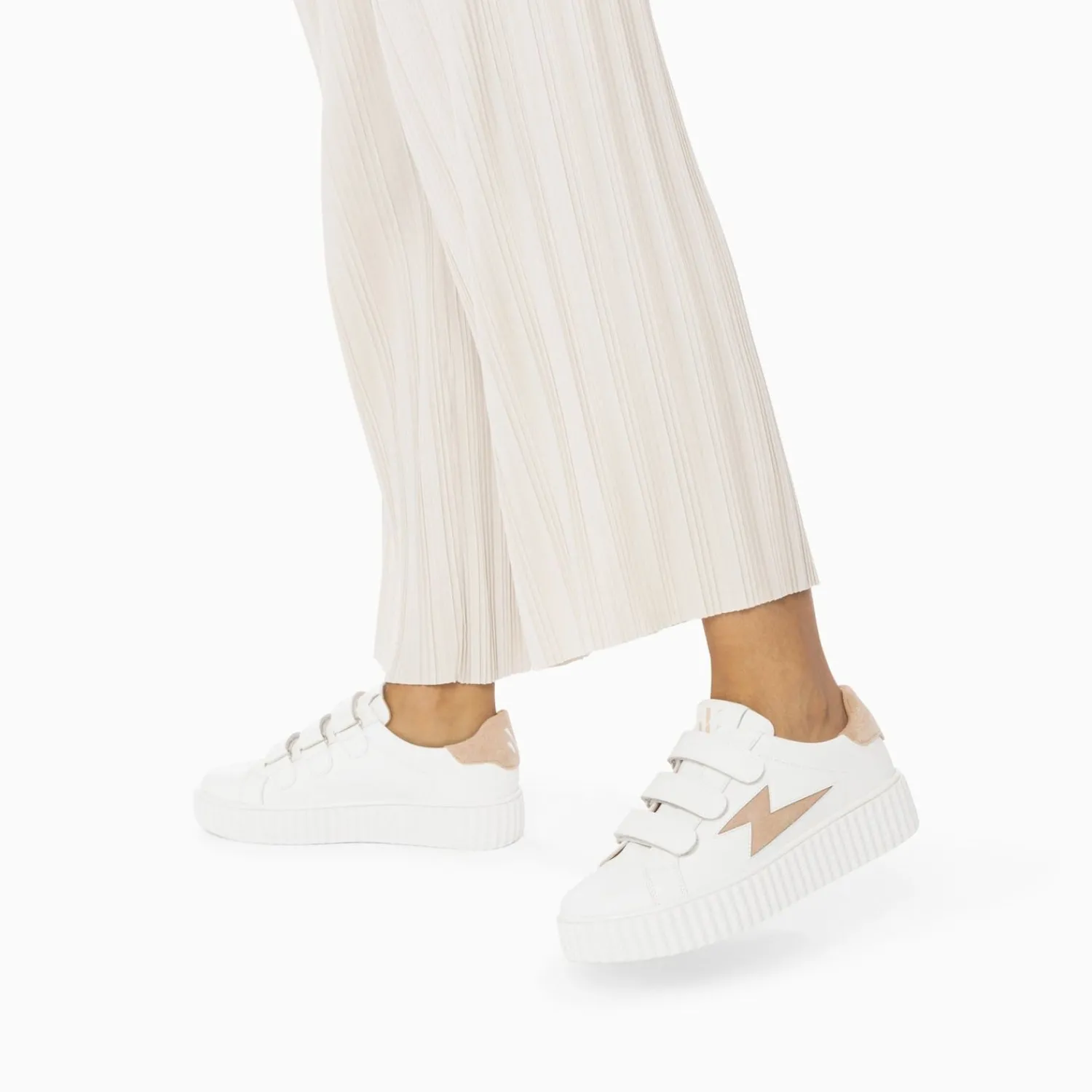 Vanessa Wu Sneakers>Baskets Eclair Vicky Blanc Et Beige A Scratchs