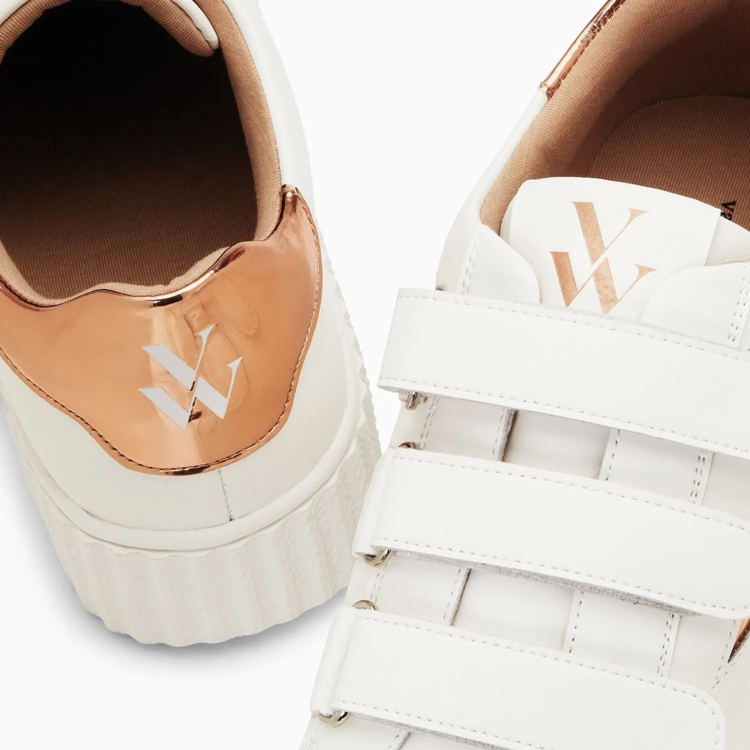 Vanessa Wu Sneakers>Baskets Eclair Willow Blanc Et Bronze Effet Miroir A Scratchs
