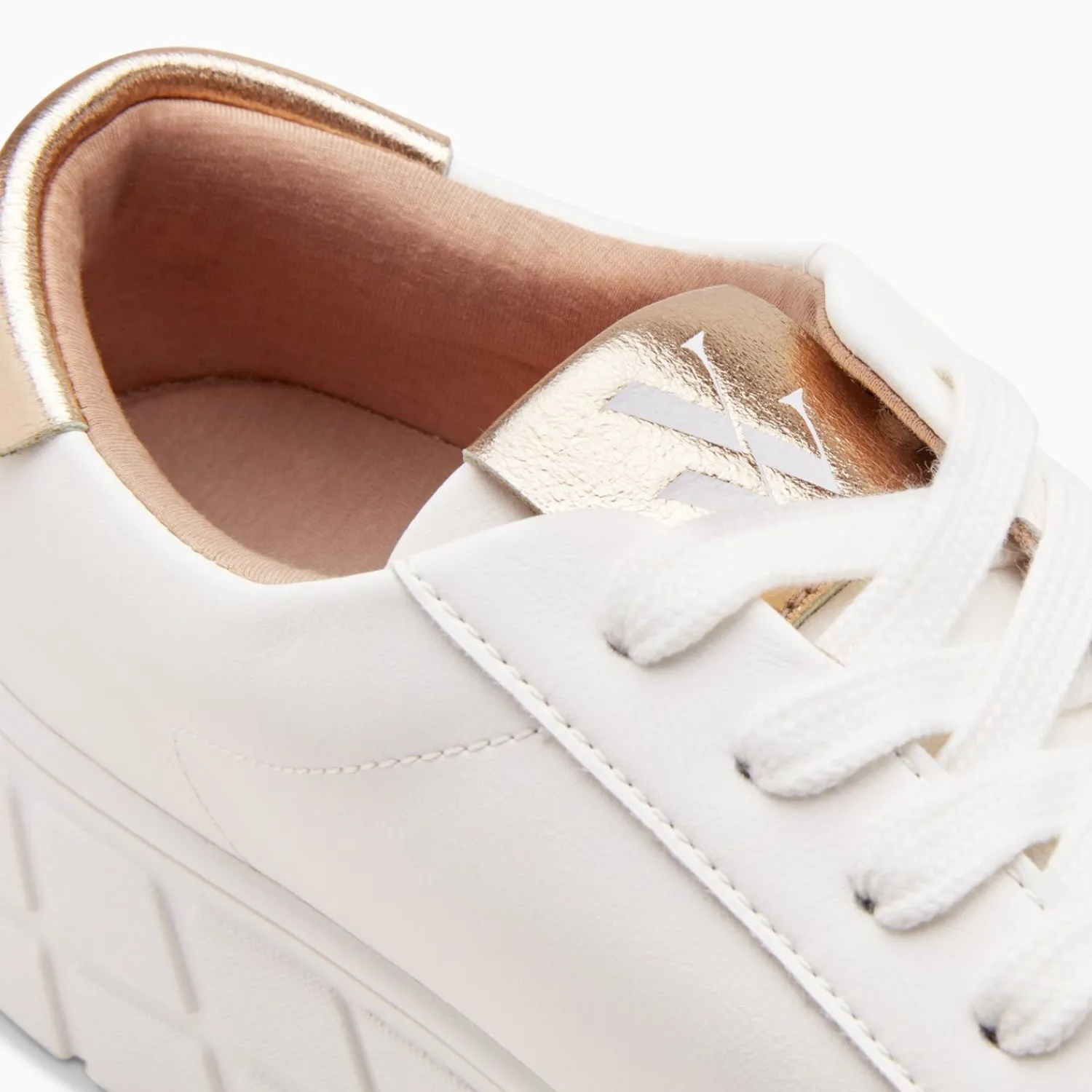 Vanessa Wu Sneakers>Baskets Meaghan Blanc Et Or A Plateforme