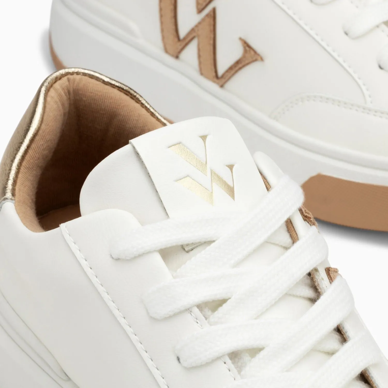 Vanessa Wu Sneakers>Baskets Monogramme Candice Blanc Et Beige