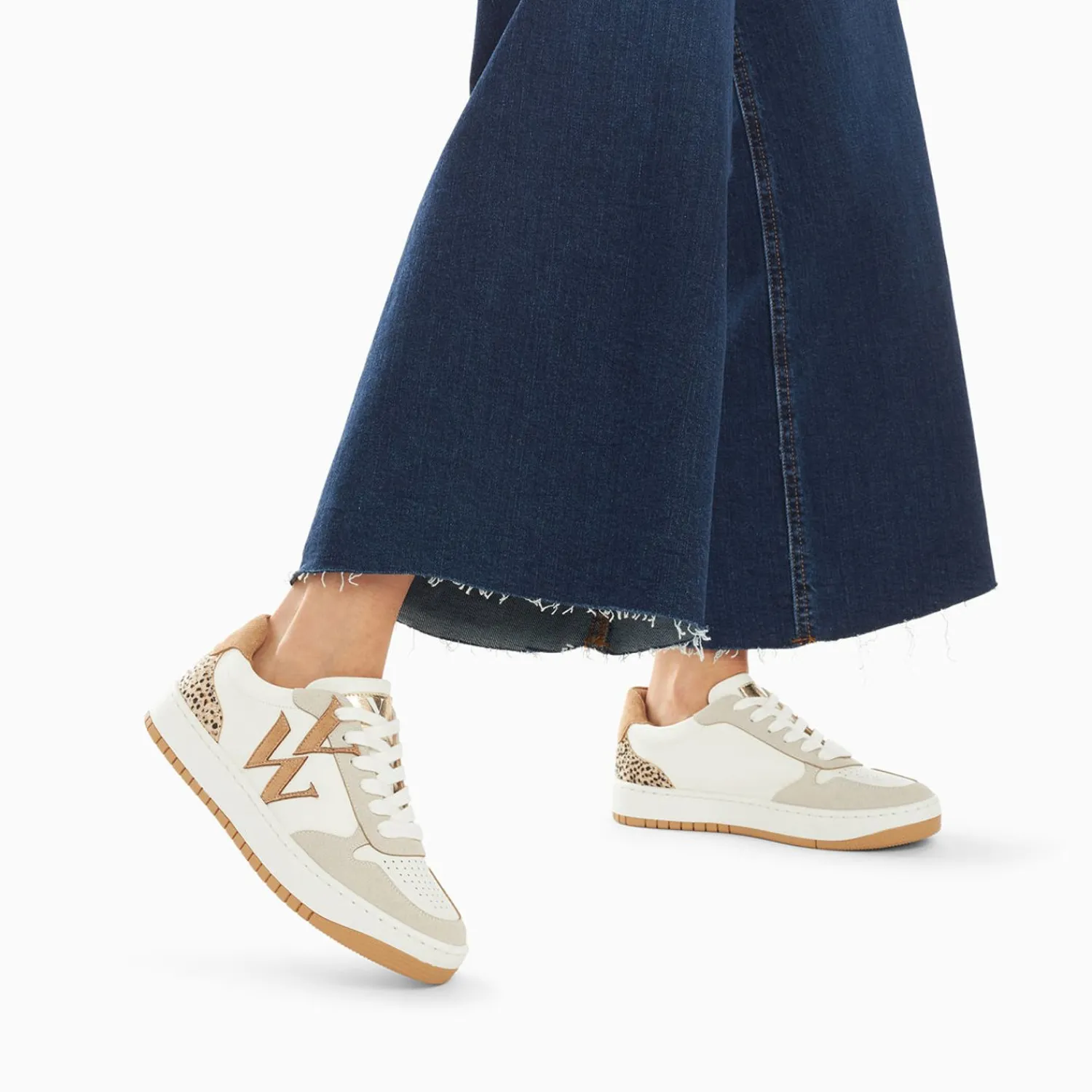 Vanessa Wu Sneakers>Baskets Monogramme Esmee Blanc Et Beige
