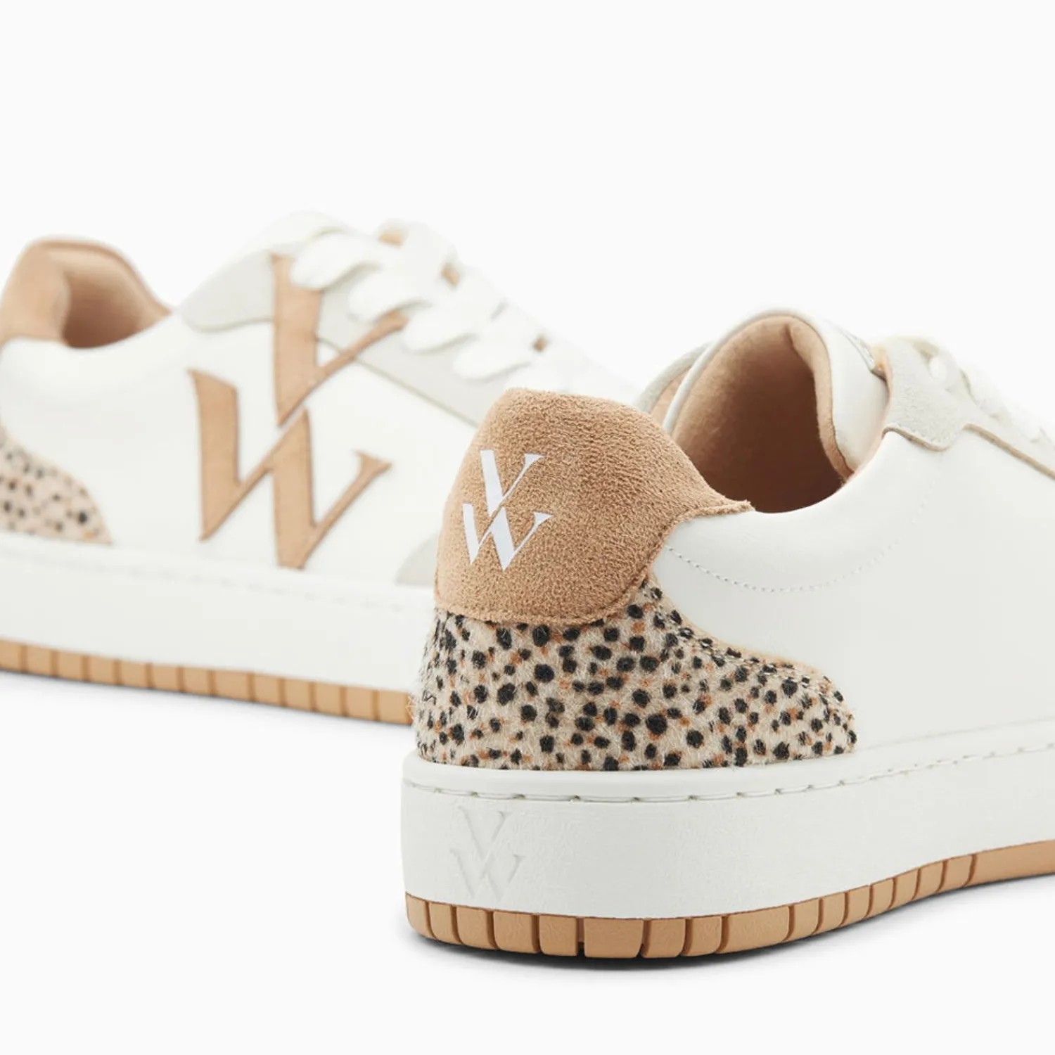 Vanessa Wu Sneakers>Baskets Monogramme Esmee Blanc Et Beige