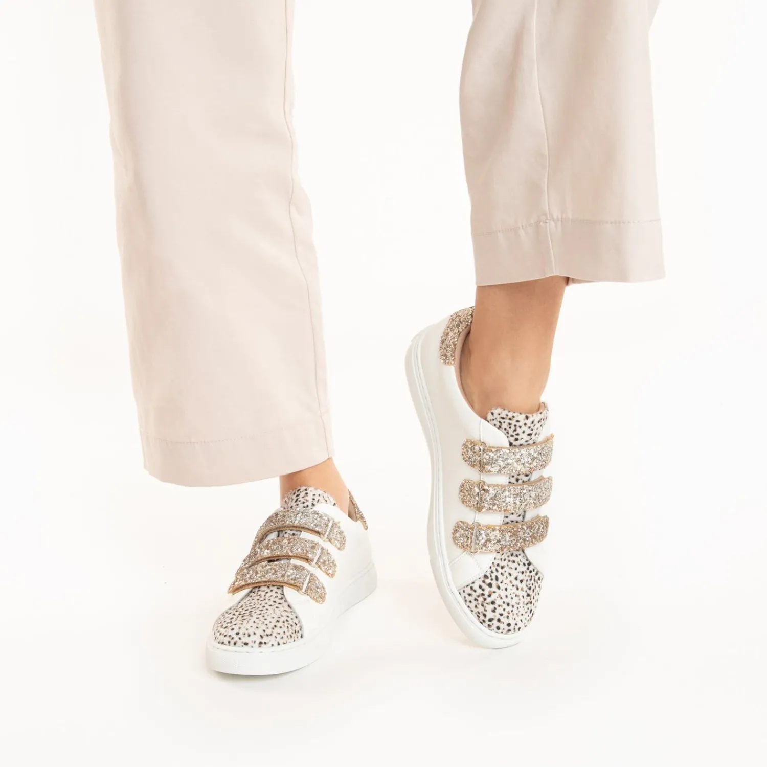 Vanessa Wu Sneakers>Baskets Nour Blanc Et Imprime Leopard A Scratchs Or
