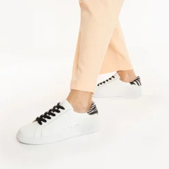 Vanessa Wu Sneakers>Baskets Steph Blanc Et Imprime Zebre A Lacets Noirs