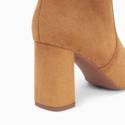 Vanessa Wu Bottes, Cuissardes><noscript><img width=