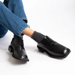 Vanessa Wu Mocassins, Derbies, Ballerines>Derbies Leona Noires A Semelle Carree