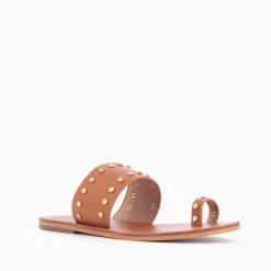 Vanessa Wu Sandales Plates>Mules Cloutees Laeticia Camel A Passe-Pouce