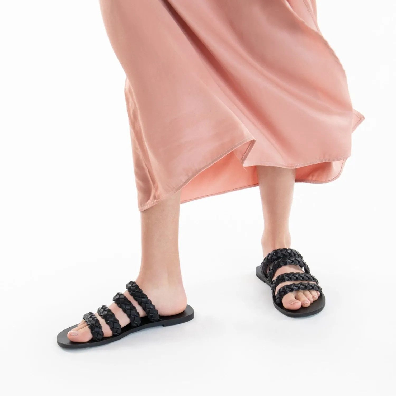 Vanessa Wu Sandales Plates>Mules Mila A Brides Tressees Noires