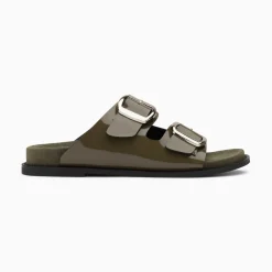 Vanessa Wu Sandales Plates>Mules Plates Celia Kaki Verni A Boucles Oversize