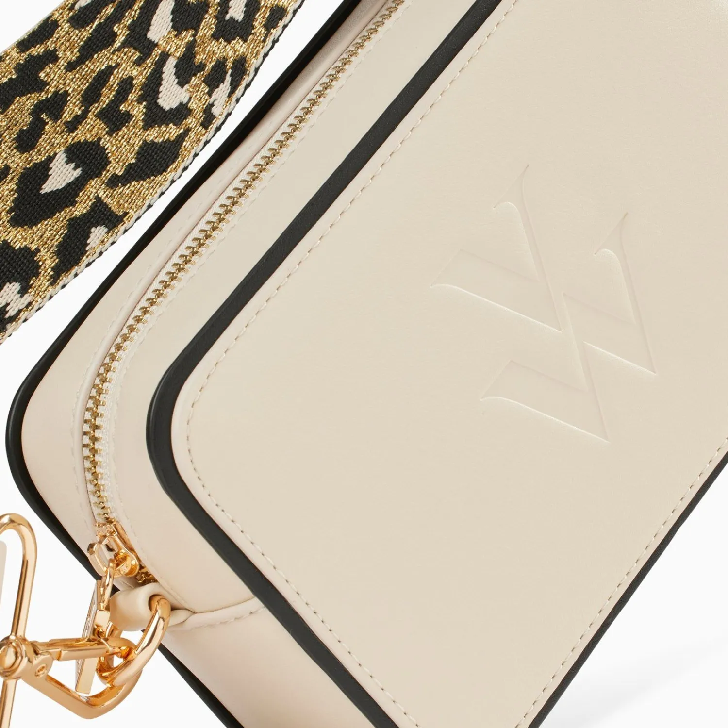 Vanessa Wu Sacs>Sac Trotteur Ilona Beige
