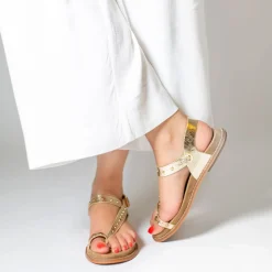 Vanessa Wu Sandales Plates>Sandales Elliane Or A Clous Et Passe-Pouce