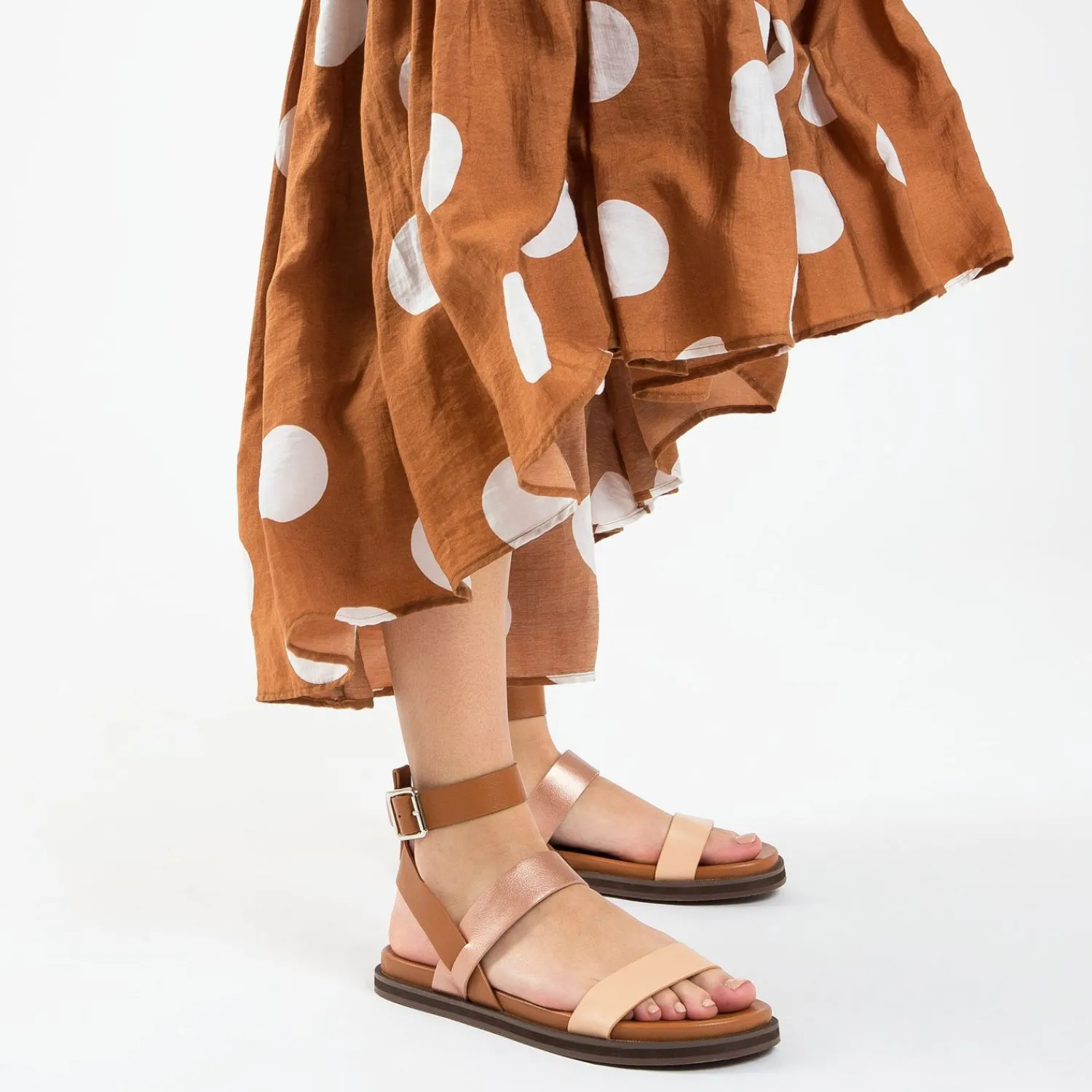 Vanessa Wu Sandales Plates>Sandales Plates Ninon Camel A Brides Rose Gold Et Rose Pale